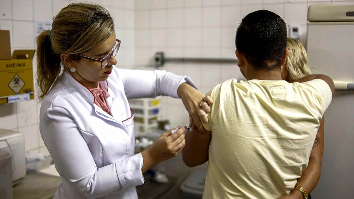 вакцинация в Бразилию