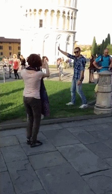 Борец с туристами в Пизе)