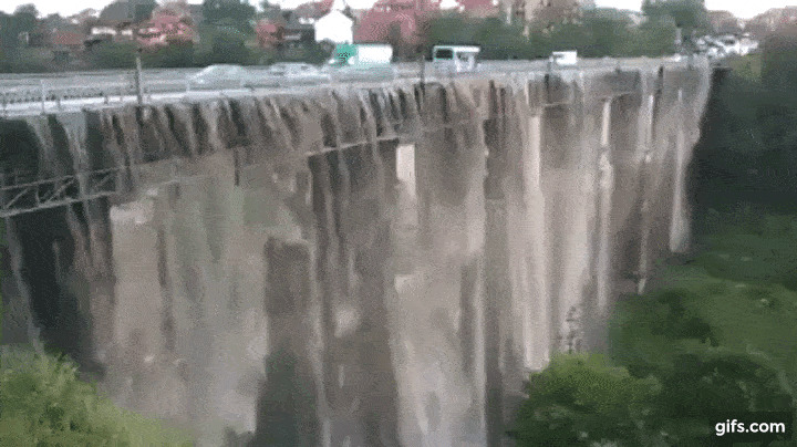 Самый необычный искусственный водопад в мире!