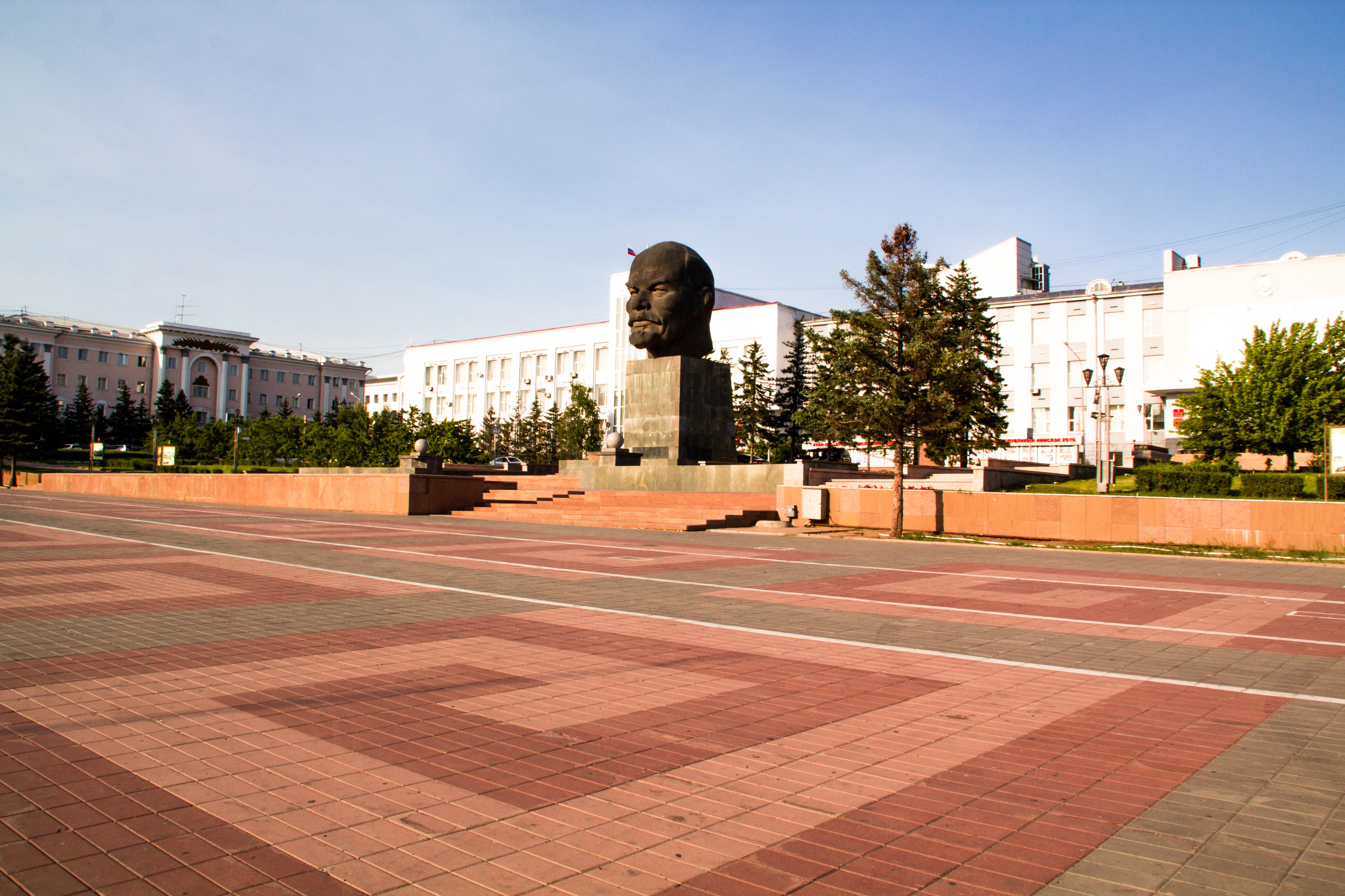 Самая большая голова Ленина в мире. Центральная площадь Улан-Уде.