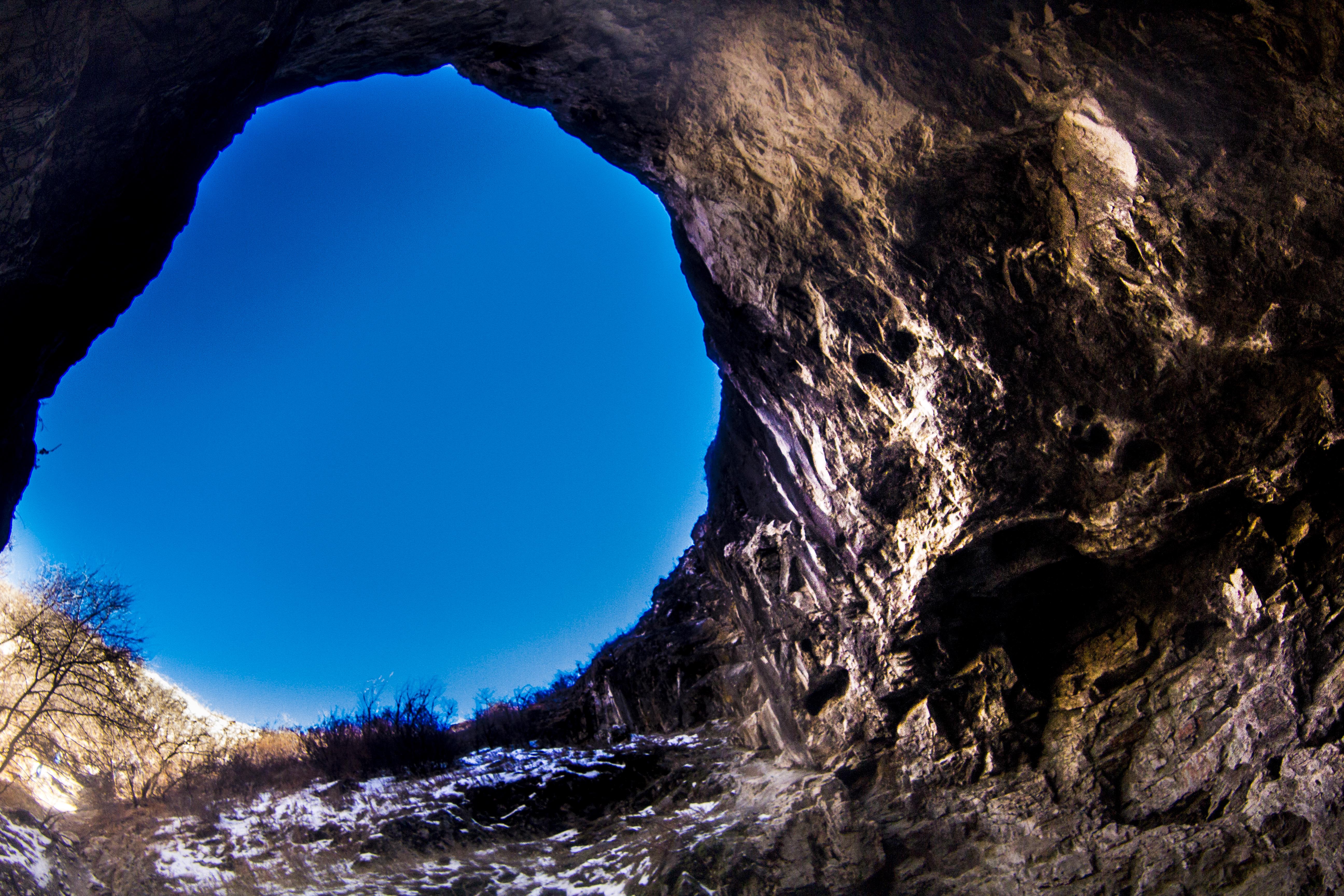 Вход в сухую пещеру Хээйтэй